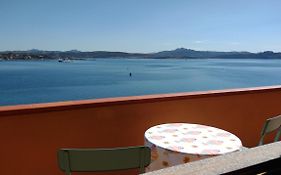 Appartamentino panoramico...con finestra sul mare!