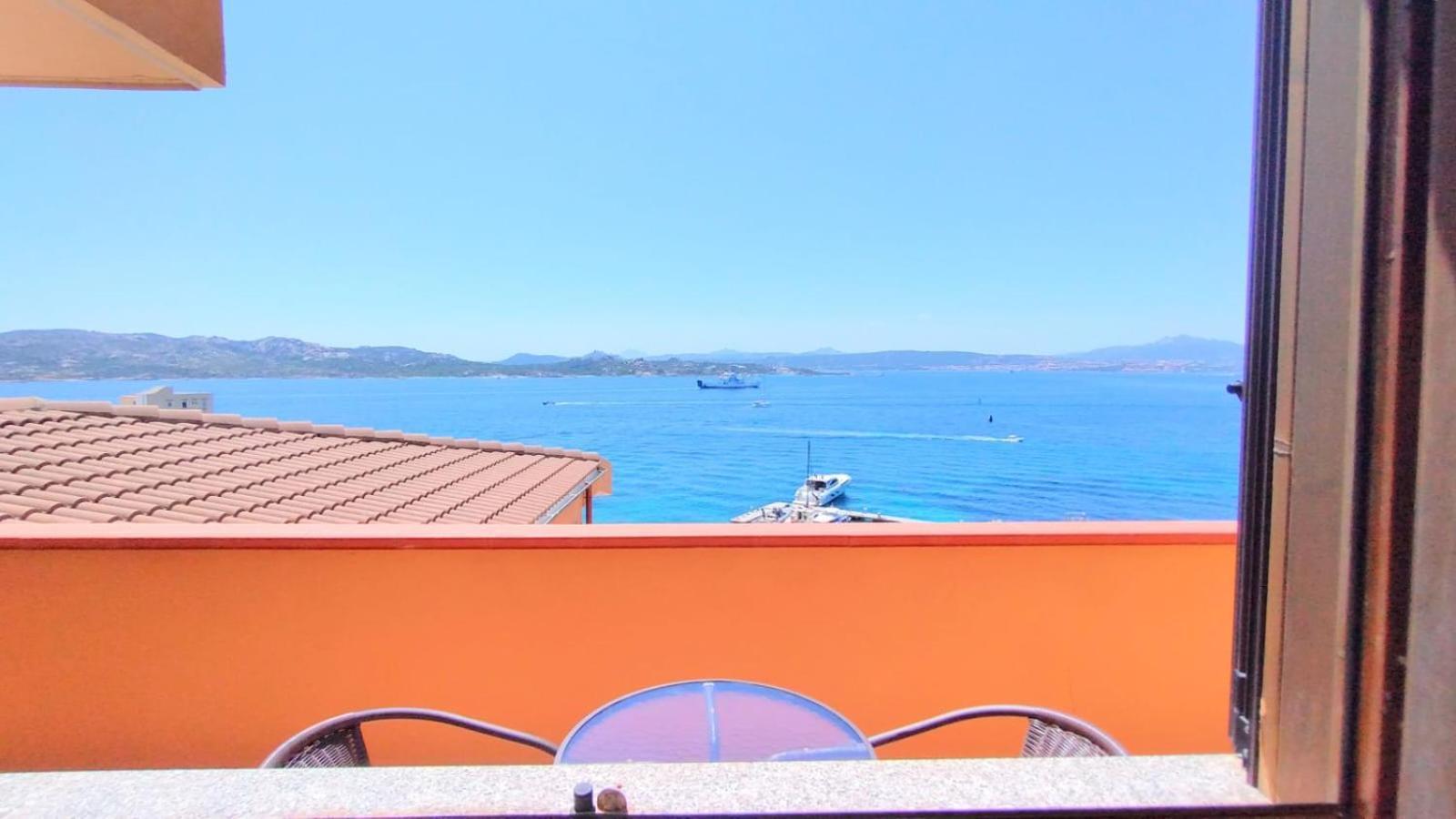 Appartamentino panoramico...con finestra sul mare! La Maddalena  Esterno foto